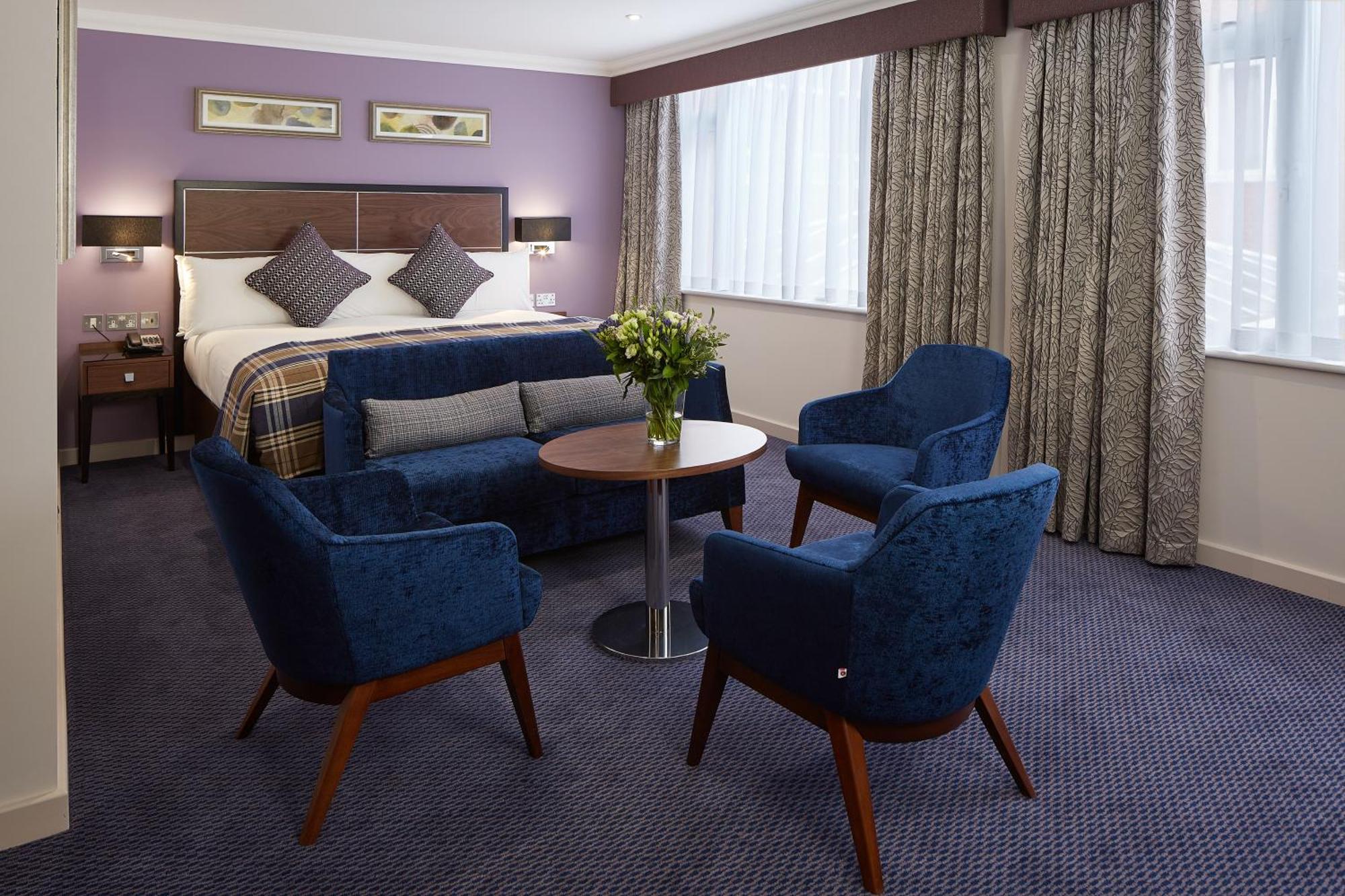 The Bull Otel Gerrards Cross Dış mekan fotoğraf