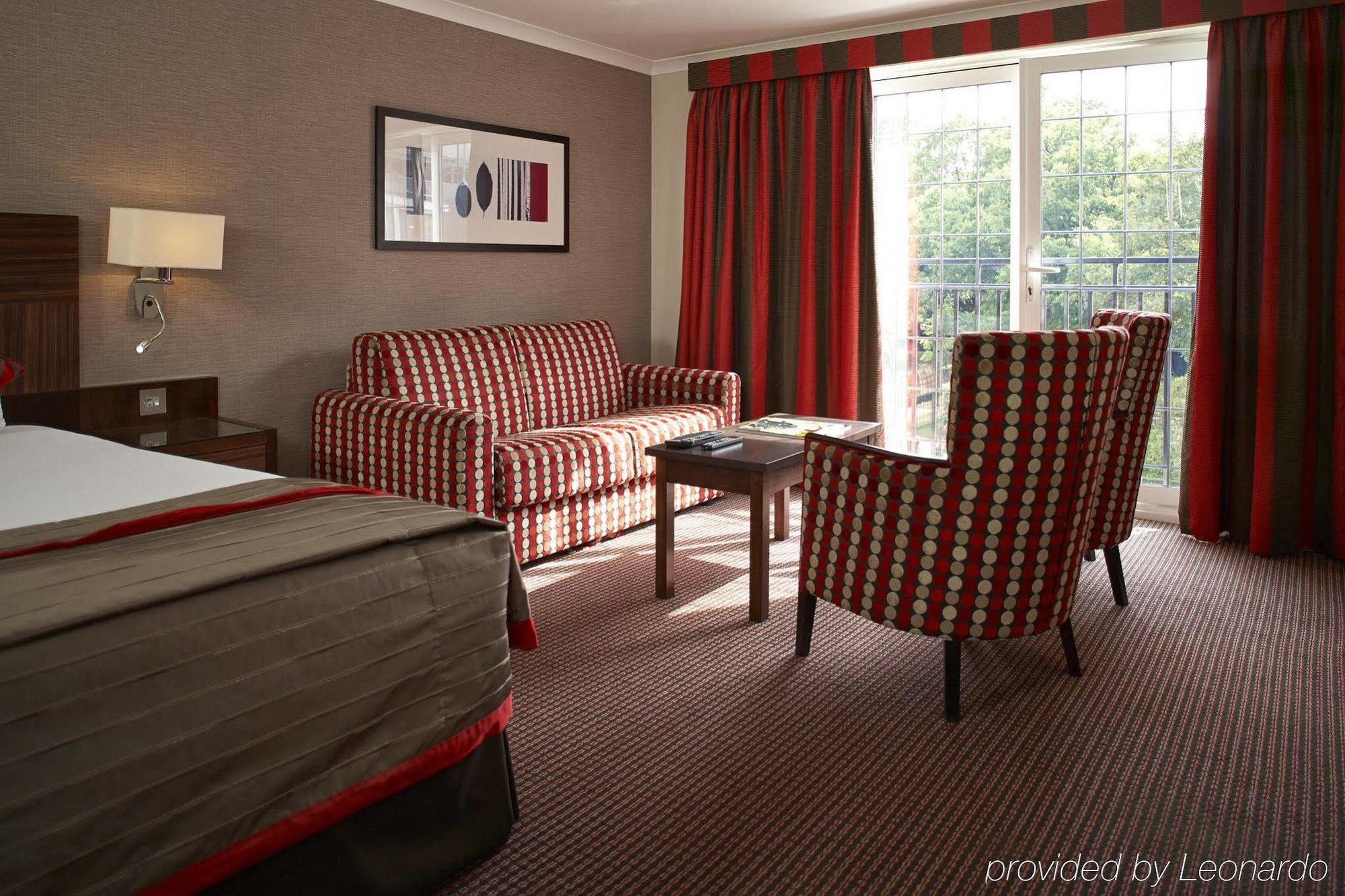 The Bull Otel Gerrards Cross Dış mekan fotoğraf