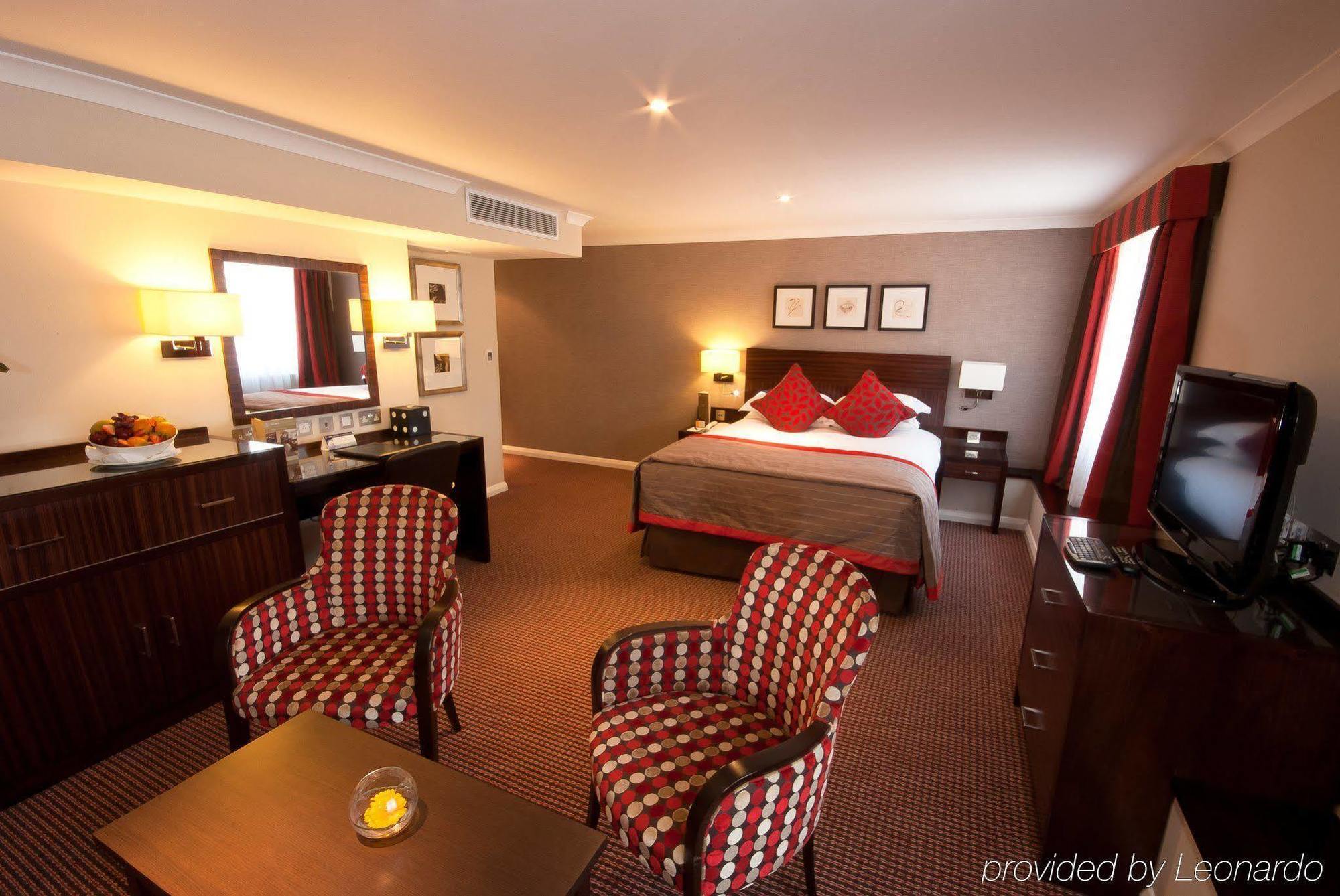 The Bull Otel Gerrards Cross Oda fotoğraf
