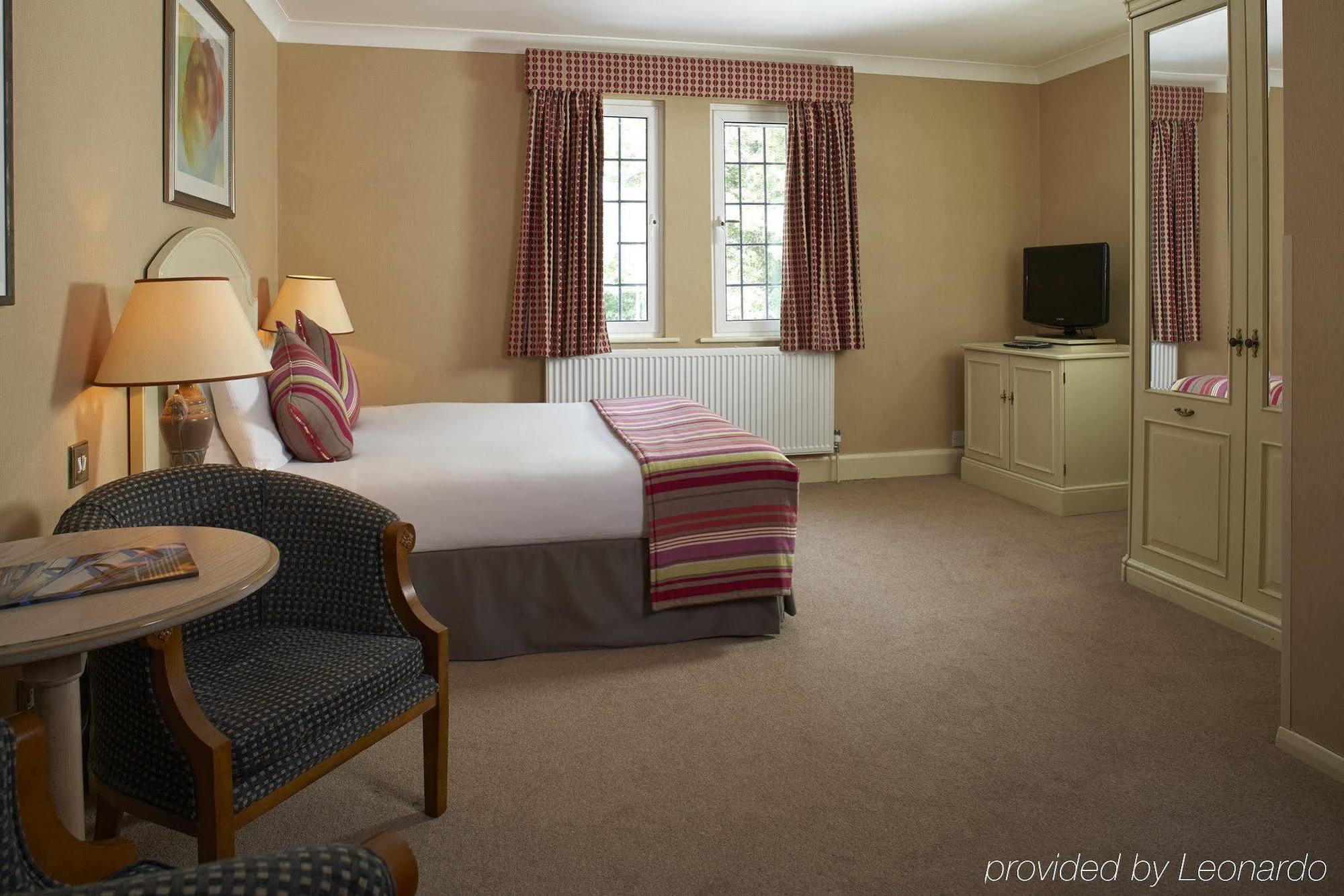 The Bull Otel Gerrards Cross Dış mekan fotoğraf