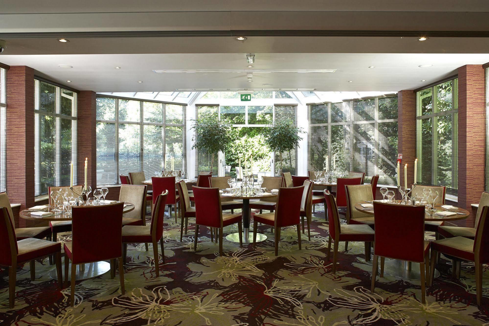 The Bull Otel Gerrards Cross Dış mekan fotoğraf