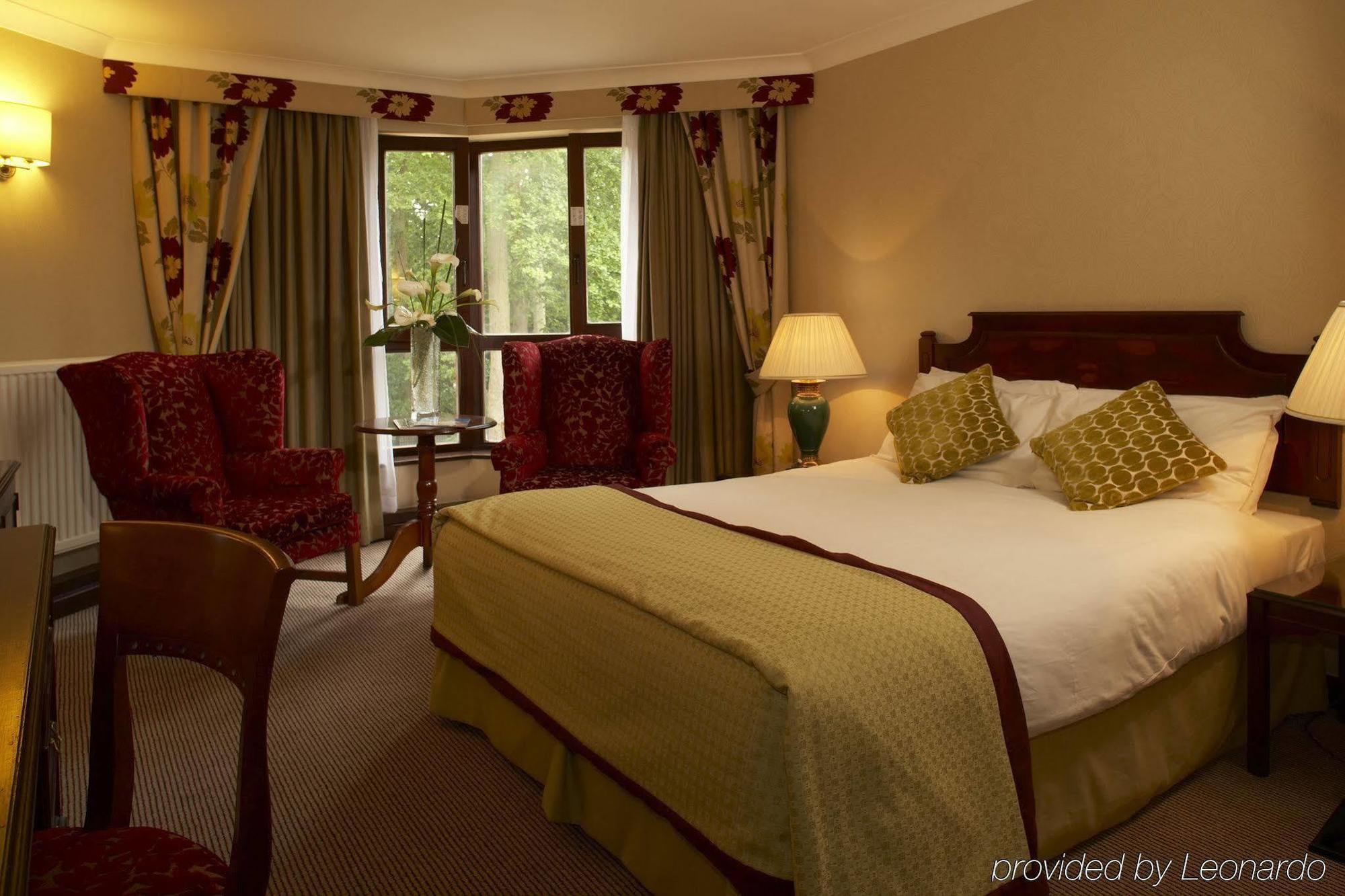 The Bull Otel Gerrards Cross Dış mekan fotoğraf