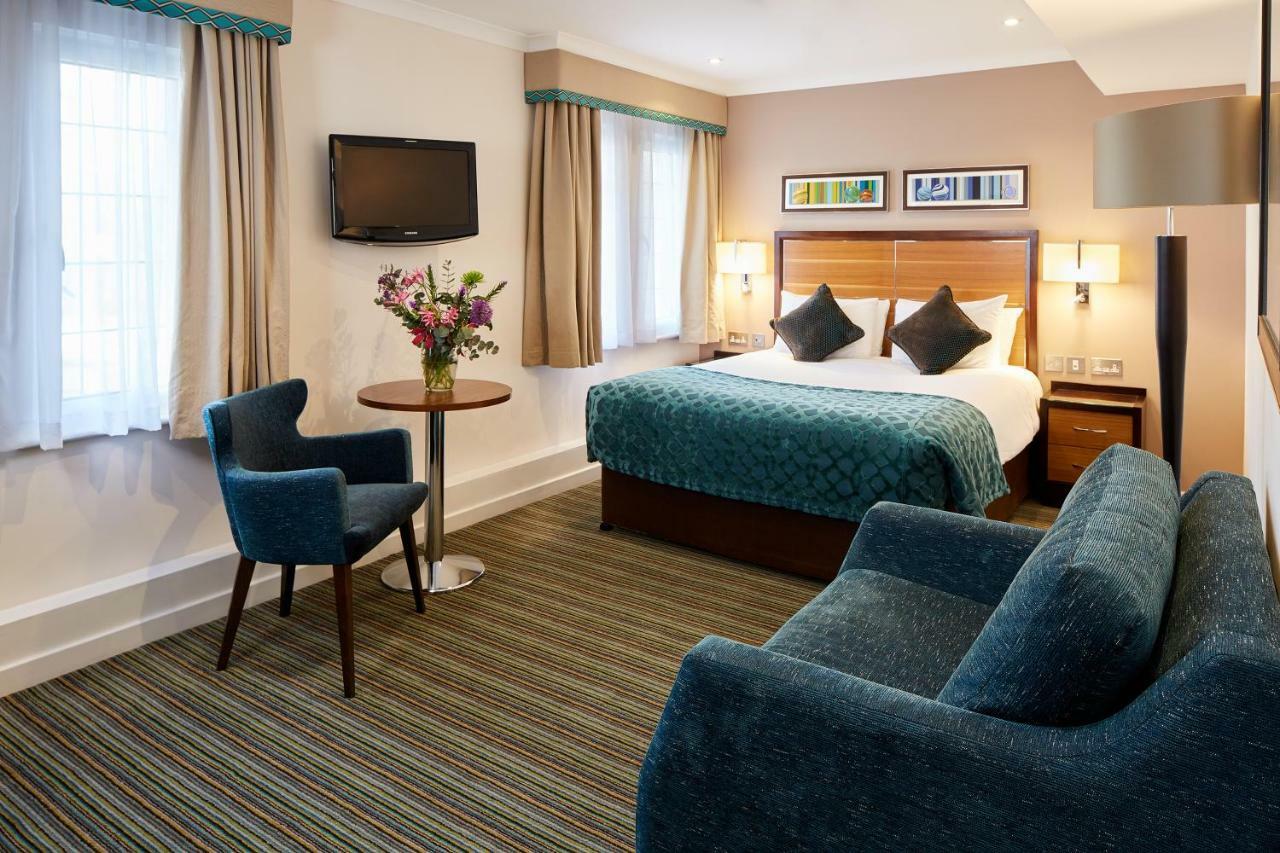 The Bull Otel Gerrards Cross Dış mekan fotoğraf